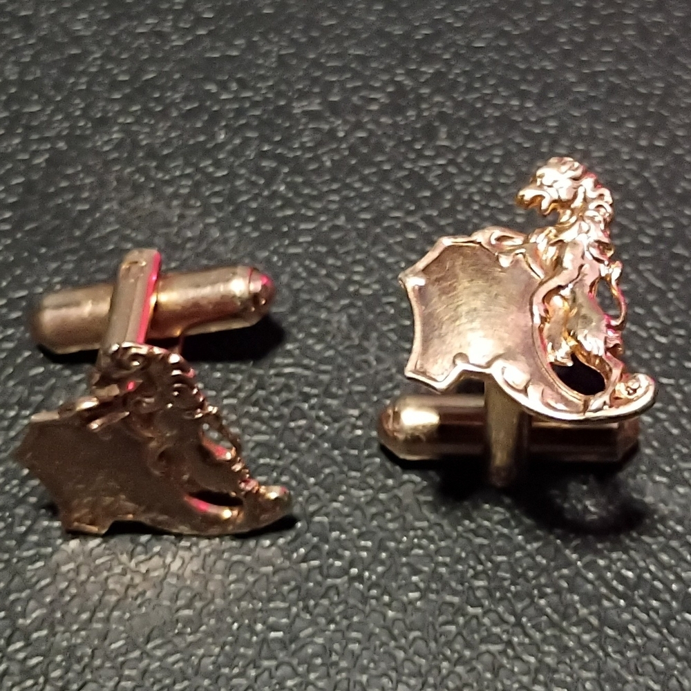 Leo Lion Gold Lion Emblem Cufflinks
